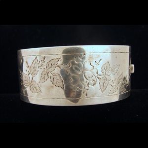 Antique VICTORIAN ENGLISH personalised engraved 1880 floral cuff bracelet